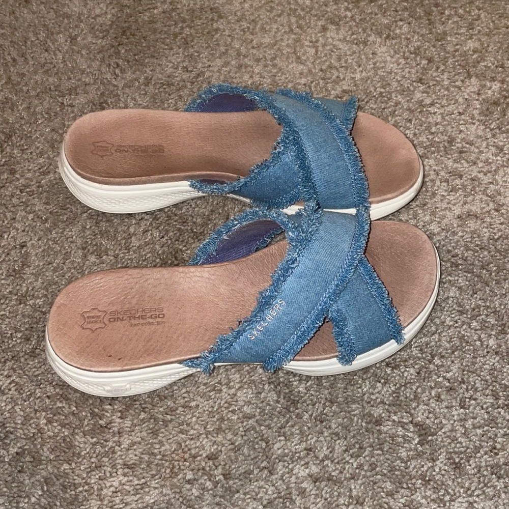 Sketchers sandals